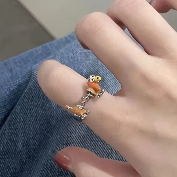 ⭐️NEW⭐️ Toy Story Enameled Slinky Dog Ring Silver Tone Adjustable Sizing - Picture 4 of 7